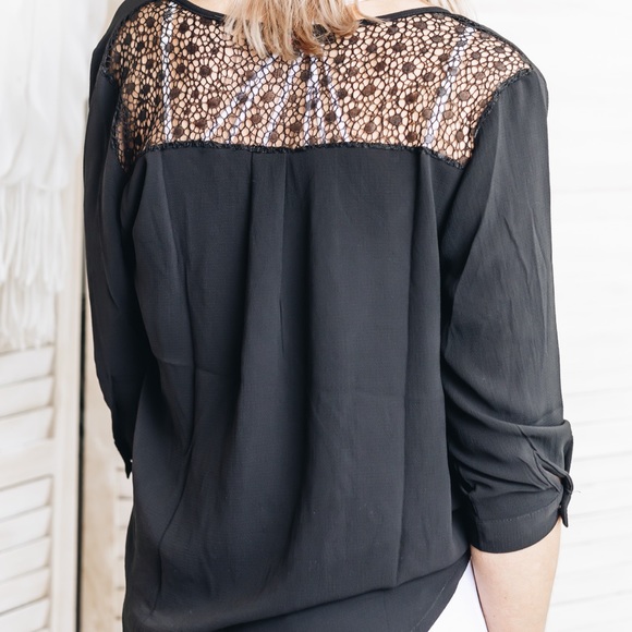 Black lace top - Picture 5 of 8